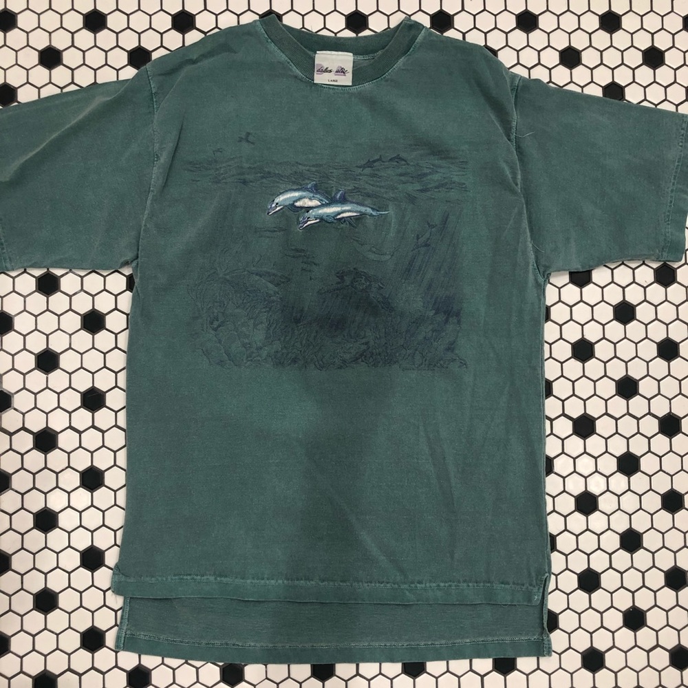 Vintage 80s Tshirt w embroidered dolphins - LG